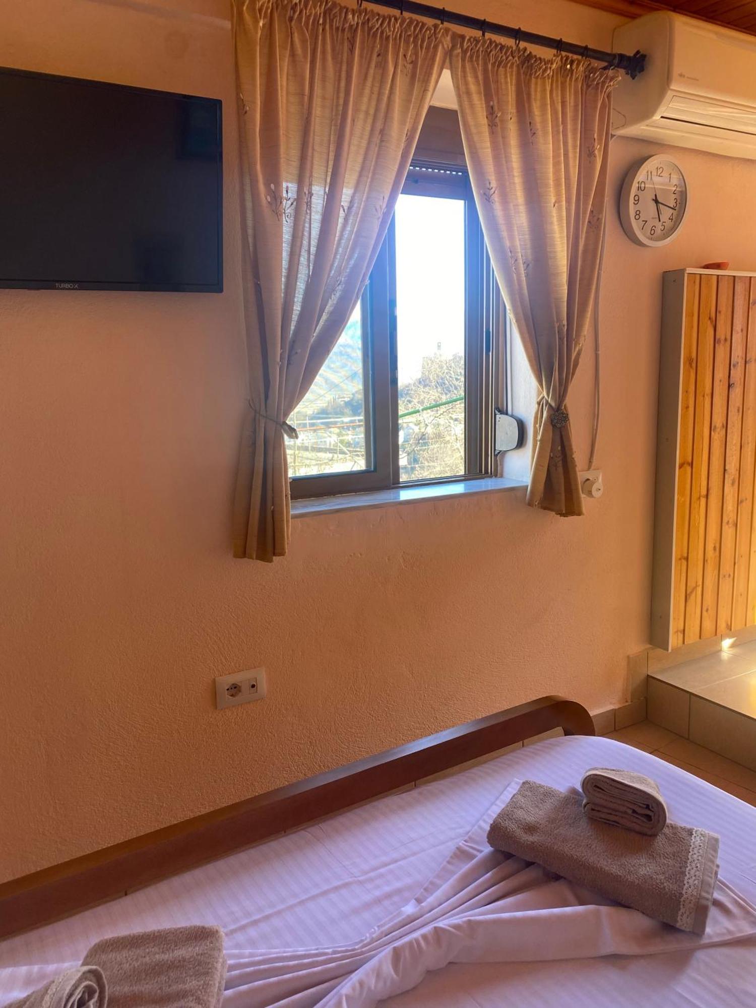 Panoramic View Guest House Gjirokaster Luaran gambar