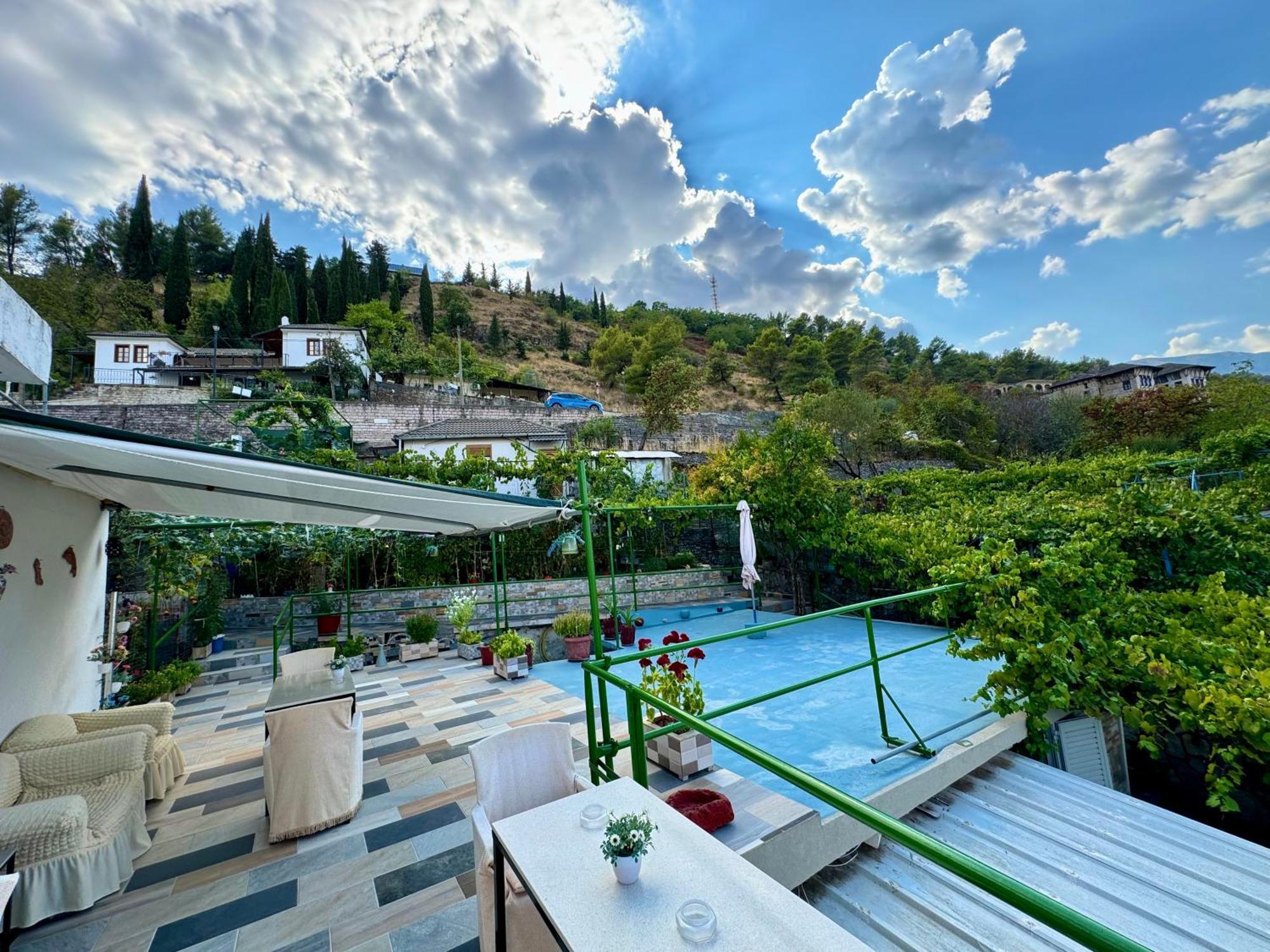Panoramic View Guest House Gjirokaster Luaran gambar