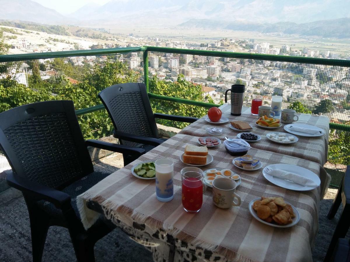 Panoramic View Guest House Gjirokaster Luaran gambar